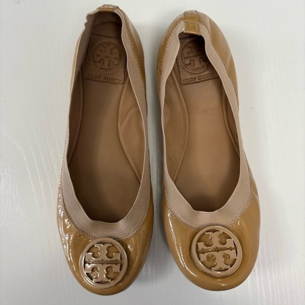 Tory Burch Ballet Flats Womens Size 7 Beige Tan With Gold Logo Medallion - Picture 7 of 15